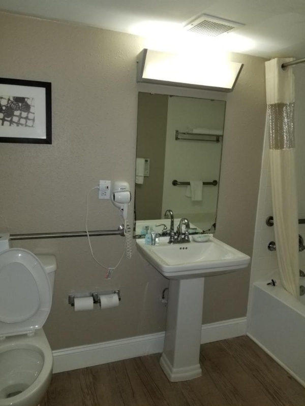 Wyndham Garden Gainesville image 12